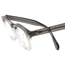 AR 46-22 Grey Gradient